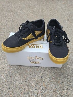 Vans X Harry Potter Old Skool Golden Snitch Sneakers Size 2